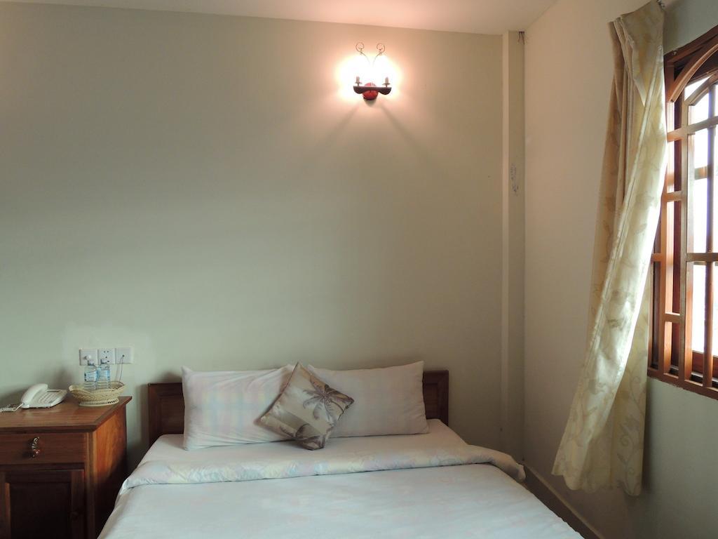 Lux Star Town Hotel Phnom Penh Esterno foto