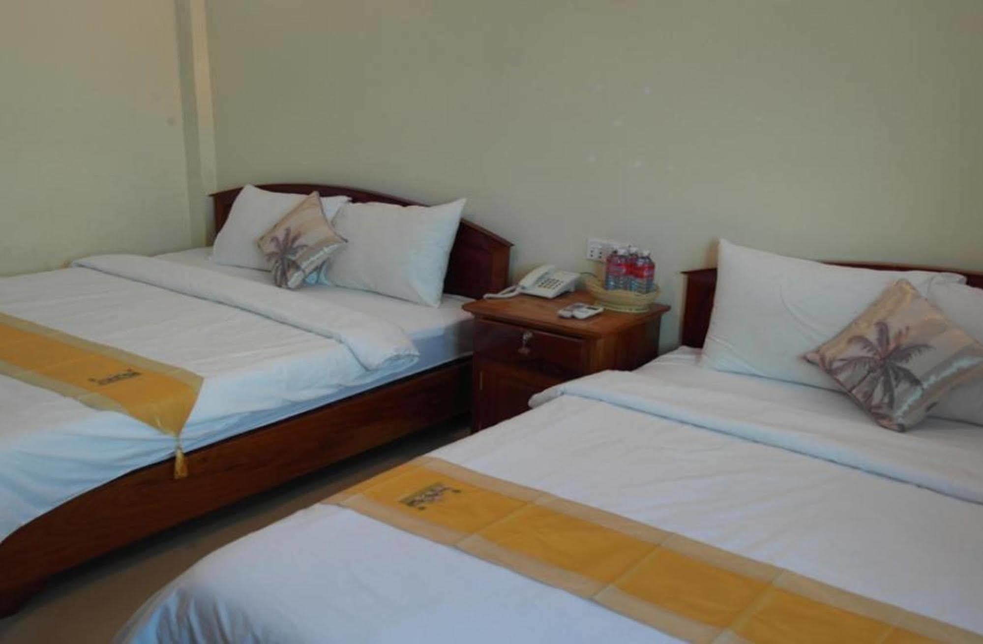 Lux Star Town Hotel Phnom Penh Esterno foto