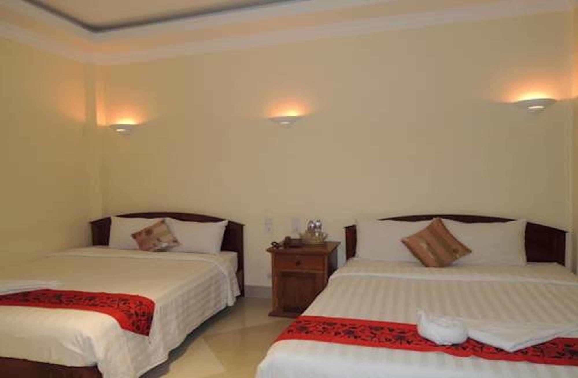Lux Star Town Hotel Phnom Penh Esterno foto